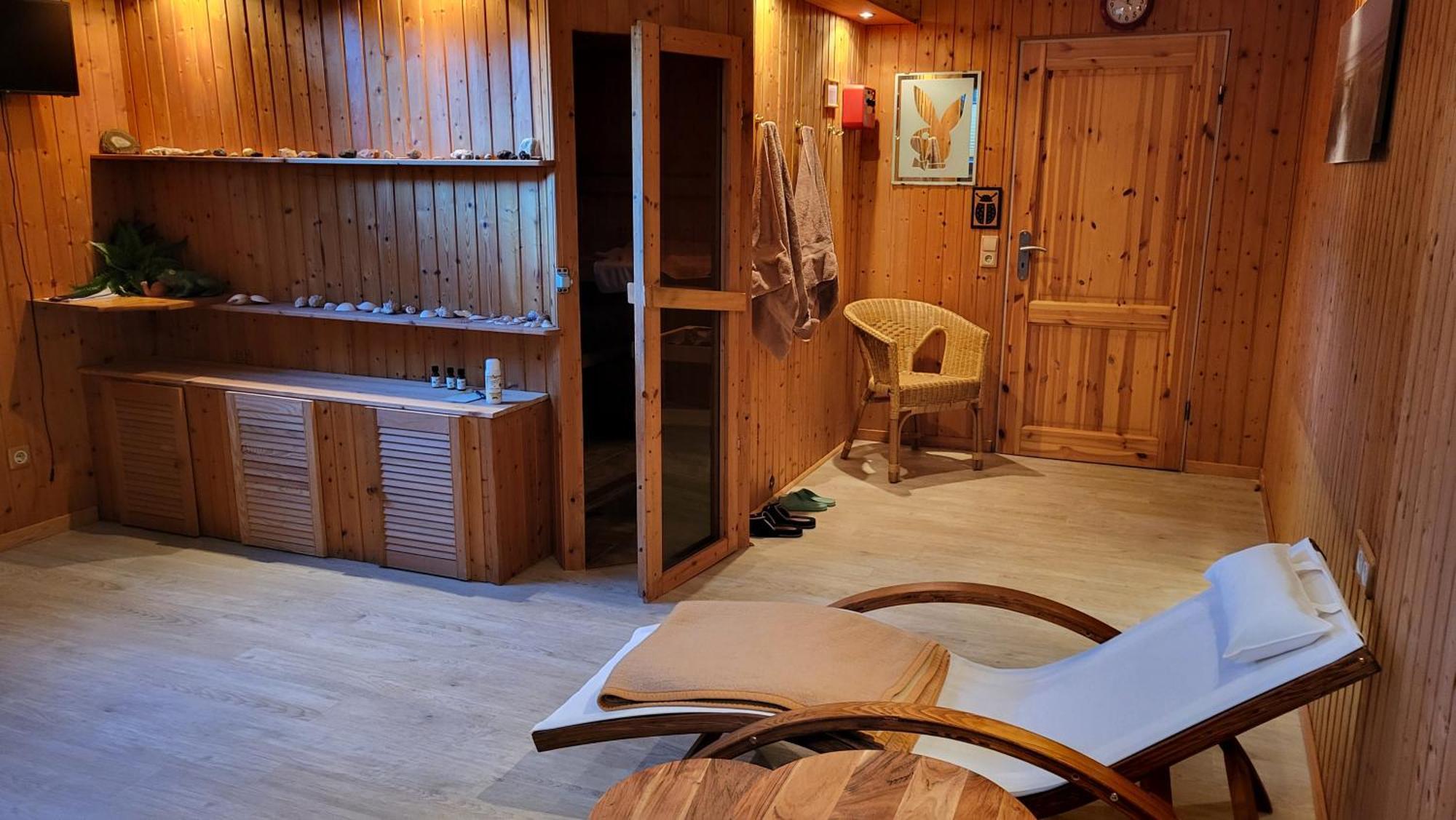Zwei Ferienwohnungen Ankerpatz 70 Qm Mit Loggia & Puppenstube 50 Qm Mit Gartenterrasse In Hagenburg Naehe Steinhuder Meer Zewnętrze zdjęcie